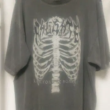 스켈레톤 프린트 디자인 T셔츠