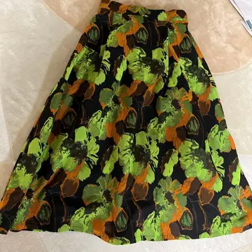 BEATRICE 꽃무늬 플레어 스커트 38 파티 결혼식 2차 모임