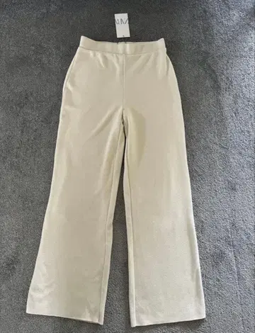 가격표 포함 새상품 ZARA 팬츠 M 사이즈