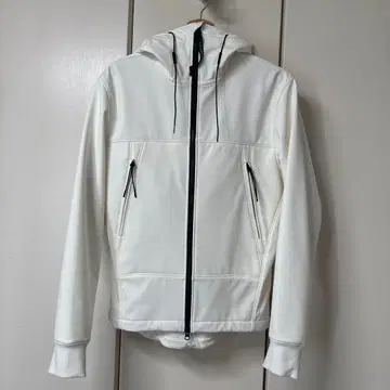 CP.Company 고글 재킷