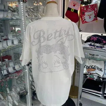 ( 66 ) Betty Boop 스톤 자수 T셔츠 화이트