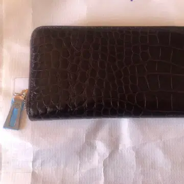Tully NY 크로커다일 패턴 장지갑
