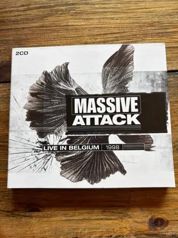 MASSIVE ATTACK LIVE IN BELGIUM 1998 2CD