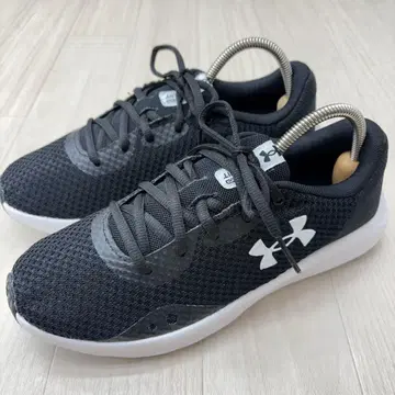 새상품급 언더아머 러닝화