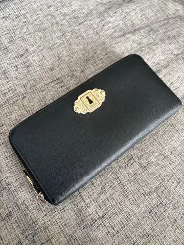 안나수이 장지갑 알바 열쇠 구멍 모티브