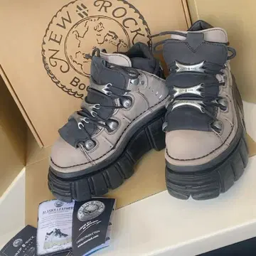 미사용 새상품 NEW ROCK 스니커즈 그레이 블랙