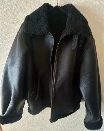 SLY 보아 포함 블랙 가죽 자켓