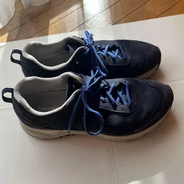 몽벨 스웨이드 워킹화