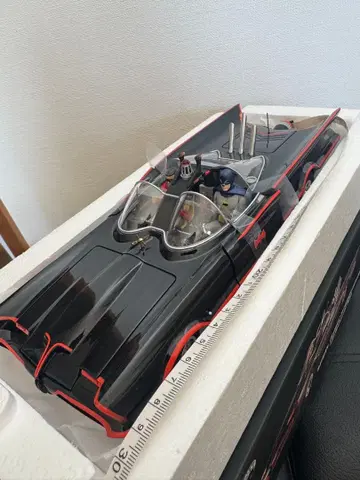 1966 배트모빌 (TV 시리즈) 배트맨 & 로빈 피규어 포함