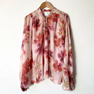 정가 8만 FORTE_FORTE 2022 실크 플라워 프린트 블라우스