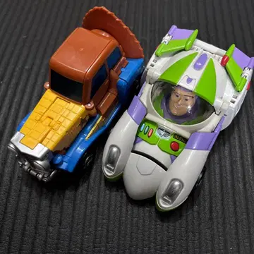 디즈니 우디 버즈 라이트이어 트랜스포머 비클