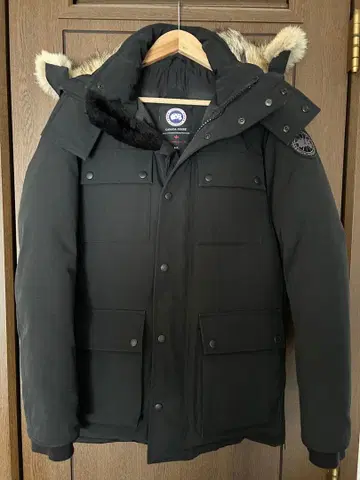 BEAMS 별주 CANADA GOOSE 블랙 다운 자켓
