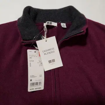 유니클로 캐시미어 블렌드 하프 지퍼 스웨터 미사용 택 포함 M 사이즈