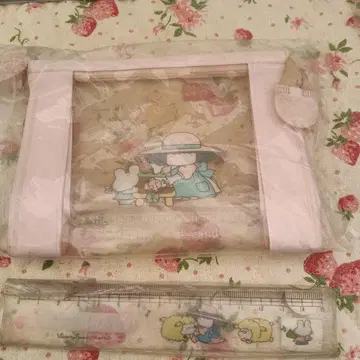 타이니 캔디 파우치와 눈금자