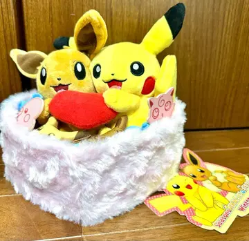 포켓몬 센터 봉제 인형 시즌 피카츄 이브이 겨울 하트