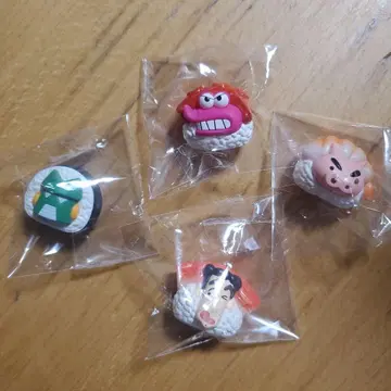 POP MART 짱구는 못말려 피규어 4개 세트