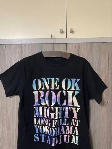 ONE OK ROCK T셔츠 L 사이즈