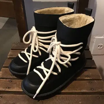 쉐이크인클로크 레이스업 숏부츠 안쪽 보아