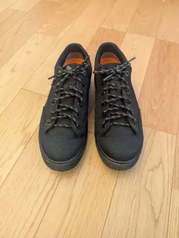 컬럼비아 블랙 스니커즈 비브람 밑창