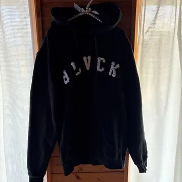 블랙스케일 BLVCK 로고 후드 부착 후드티