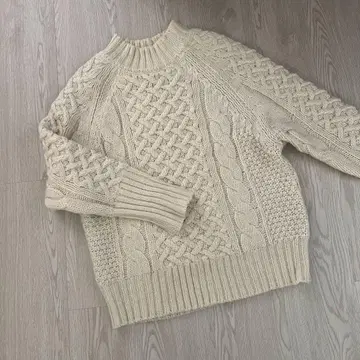 ungrid 슬리브 볼륨 케이블 니트