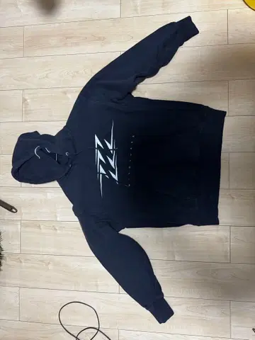 와일드 루어스 후드티 XL