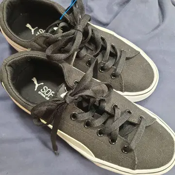 PUMA 블랙 스니커즈 SOFTFOAM