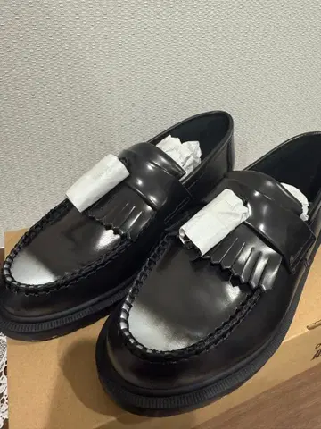 [미사용 새상품] Dr.Martens ADRIAN 태슬 로퍼 실버