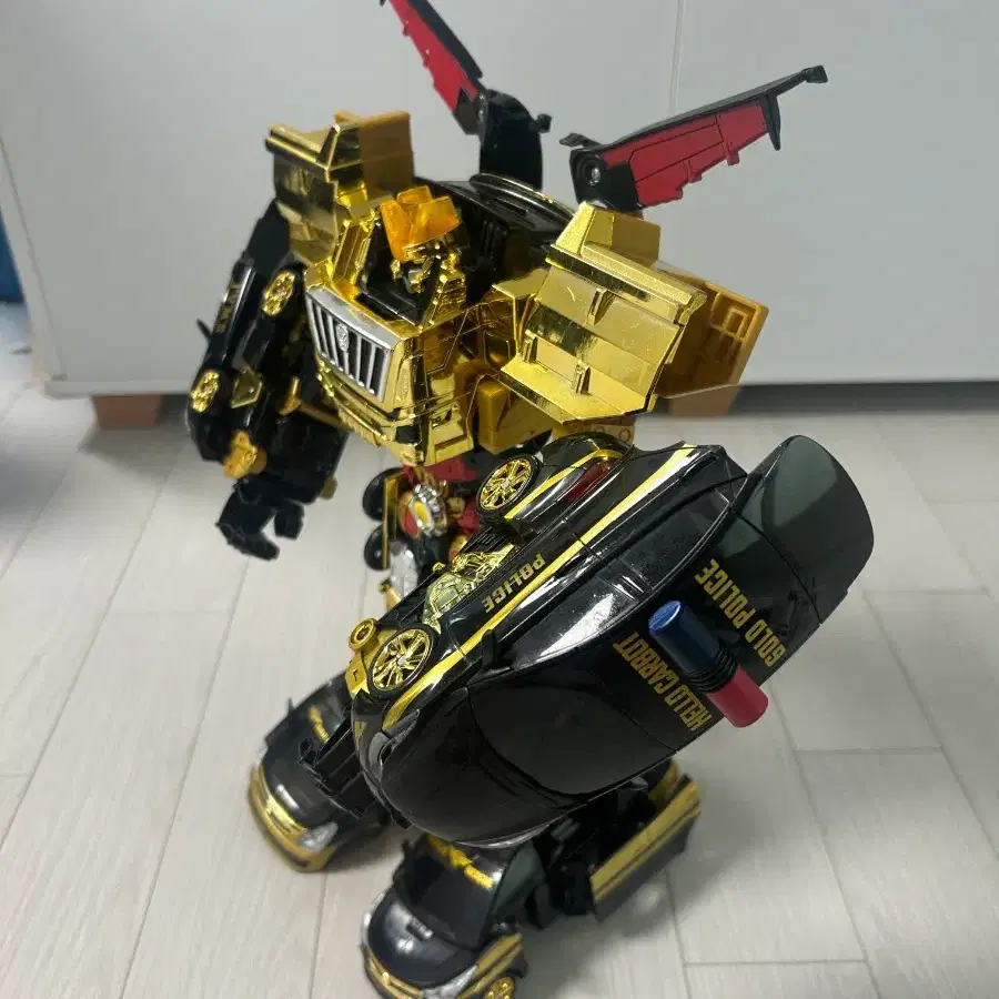 헬로카봇 펜타스톰 골드 변신 로봇 골드렉스 완구 #로봇,#유아장난감,#자동차장난감,#합체로봇,#헬로카봇 on Bunjang Global  Site.