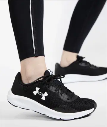 UNDER ARMOUR 러닝화 25.5cm