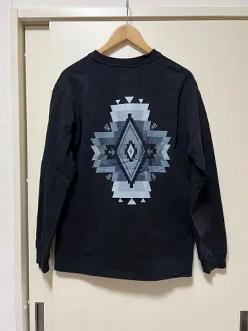 Pendleton과 NEW ERA 콜라보 블랙 롱 슬리브 티셔츠 L