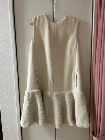 아푸이저 리쉬 슬리브리스 원피스 M 사이즈