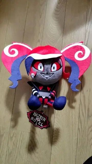 해즈빈 호텔에 오신 것을 환영합니다 라운드원 한정판 앉은 봉제 인형 벨벳