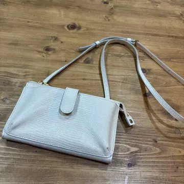 새상품급 비올라 돌로 리자드 엠보 지갑 스마트폰 숄더백