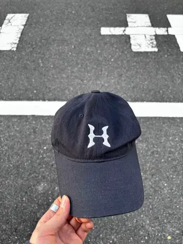 [ 판매 ] 한국 HATCHINGROOM H 로고 볼캡