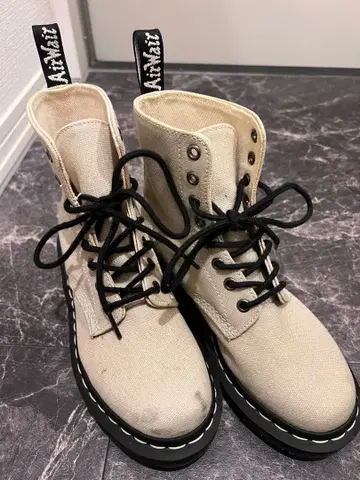 Dr.Martens 캔버스 하이컷 스니커즈