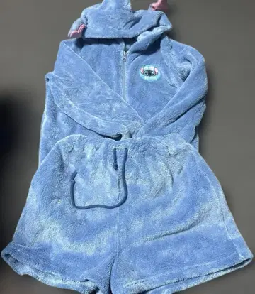 도쿄 디즈니 리조트에서 구매한 스티치 룸웨어