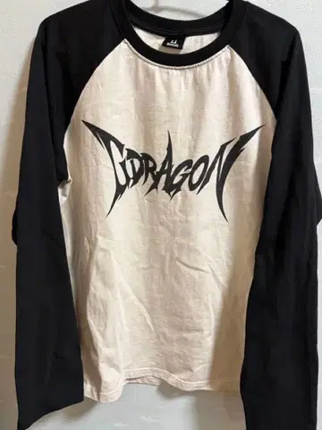 G-DRAGON UBERMENSCH 론T 지용