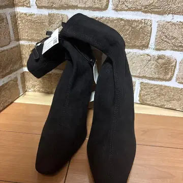 ZARA 스웨이드 블랙 부츠 하이힐