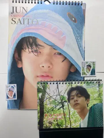 사이토 준 2025 달력 친필 사인 포함 씰 부착