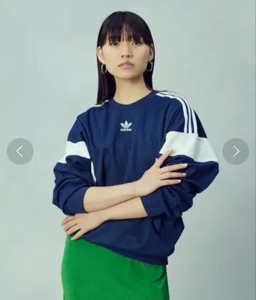 adidas Originals 클래식 컷 라인 맨투맨