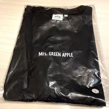 [ 미개봉 새상품 ] 미세스 그린 애플 젠진 T셔츠 L 사이즈