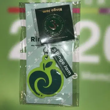 Mrs. GREEN APPLE FC 계속 혜택 러버 키링과 핀 배지