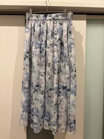 anysis 아쿠아 플로럴 스커트 [ S ]