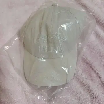 herlipto Scoop and Escape cap petal