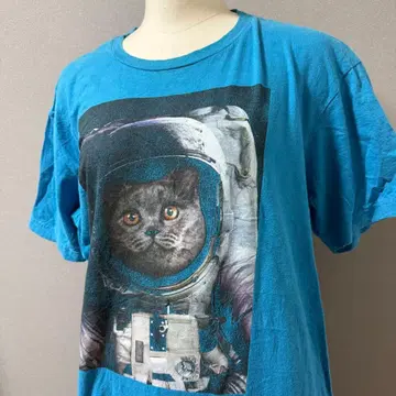 우주복을 입은 고양이 T셔츠