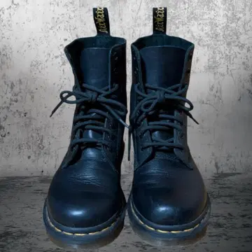 Dr.MARTENS 닥터마틴 8홀