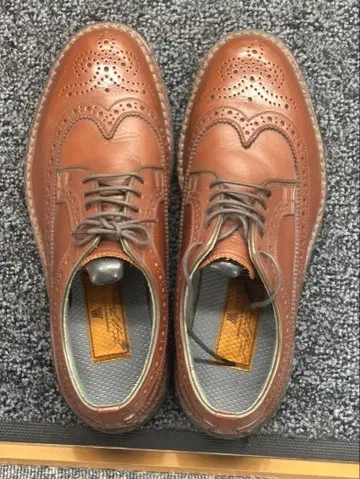 브라운 가죽 윙 팁 비즈니스 슈즈 vibram 25.5