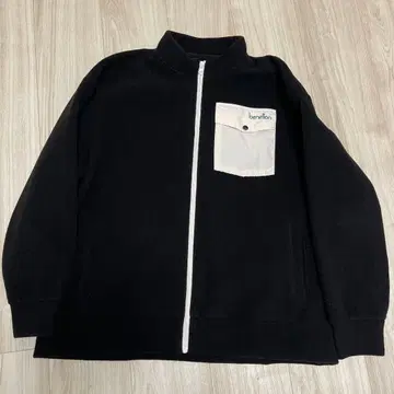 베네통 블랙 플리스 자켓 사이즈 M
