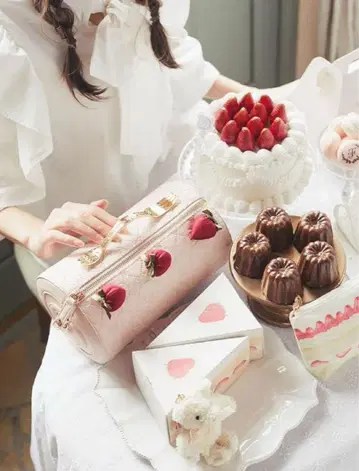 메종 드 플뢰르 모노그램 롤케이크 숄더백 핑크